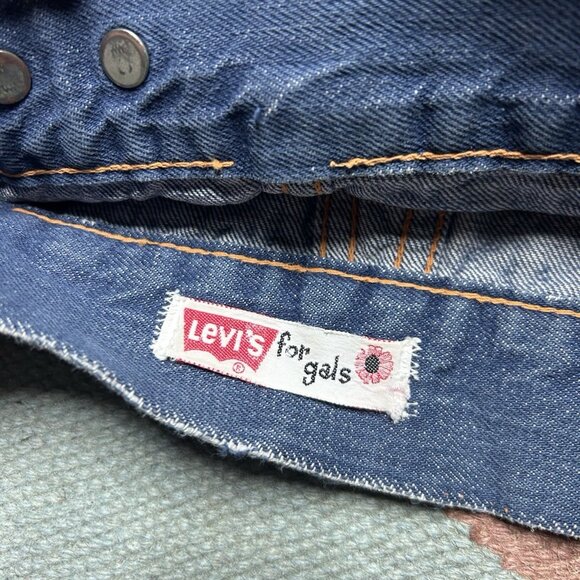 Vintage 70s Levi’s for gals denim trucker jacket big E distressed women S/M - Picture 12 of 16